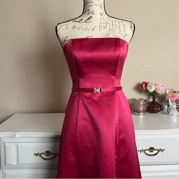 Hot pink strapless midi evening gown - Picture 2 of 6